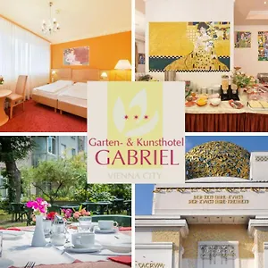 Garten- Und Kunsthotel Gabriel Bécs