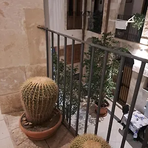 Syrakosia A Ortigia Syracuse